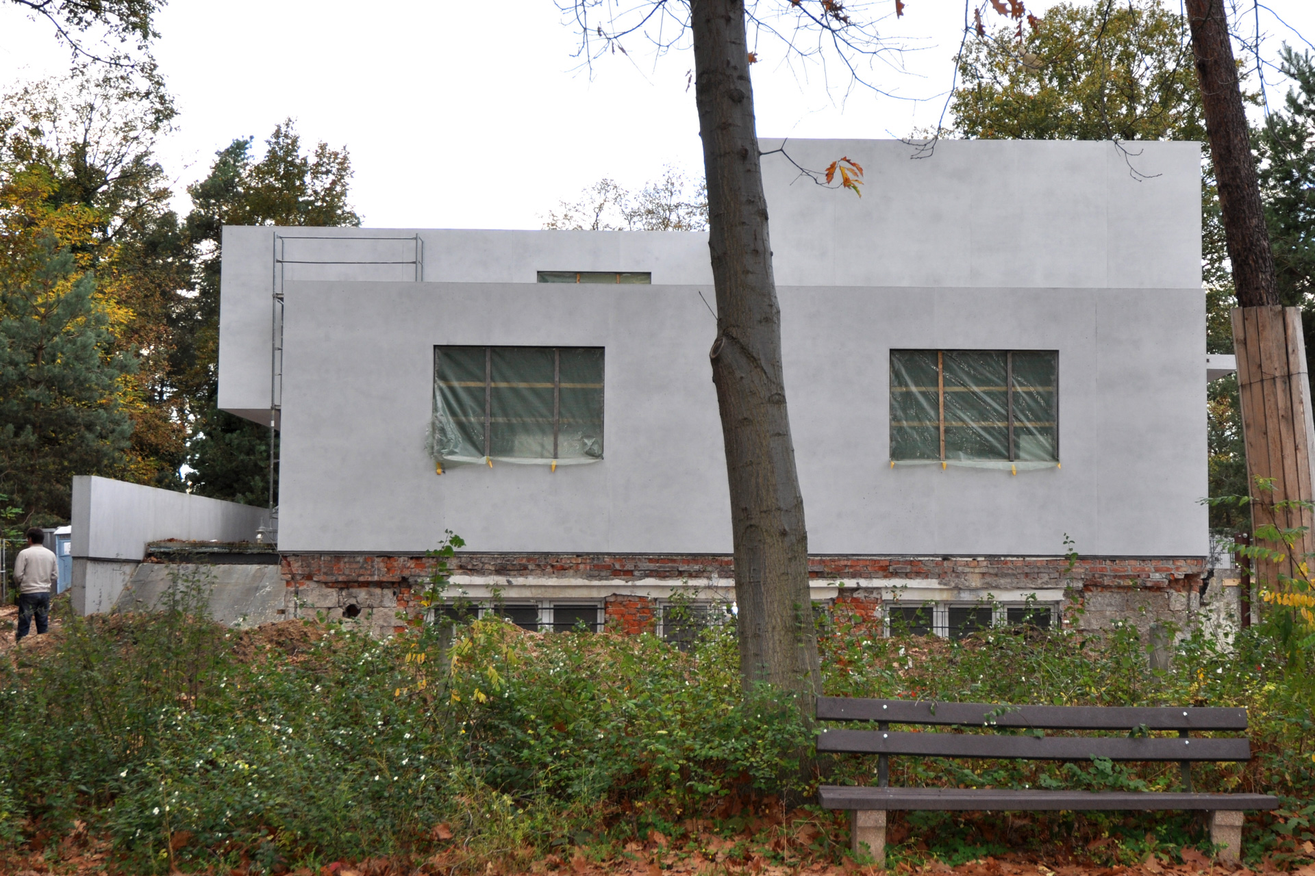 Dessau, Meisterhaus Gropius, Ansicht der Ostfassade während der Baumaßnahme