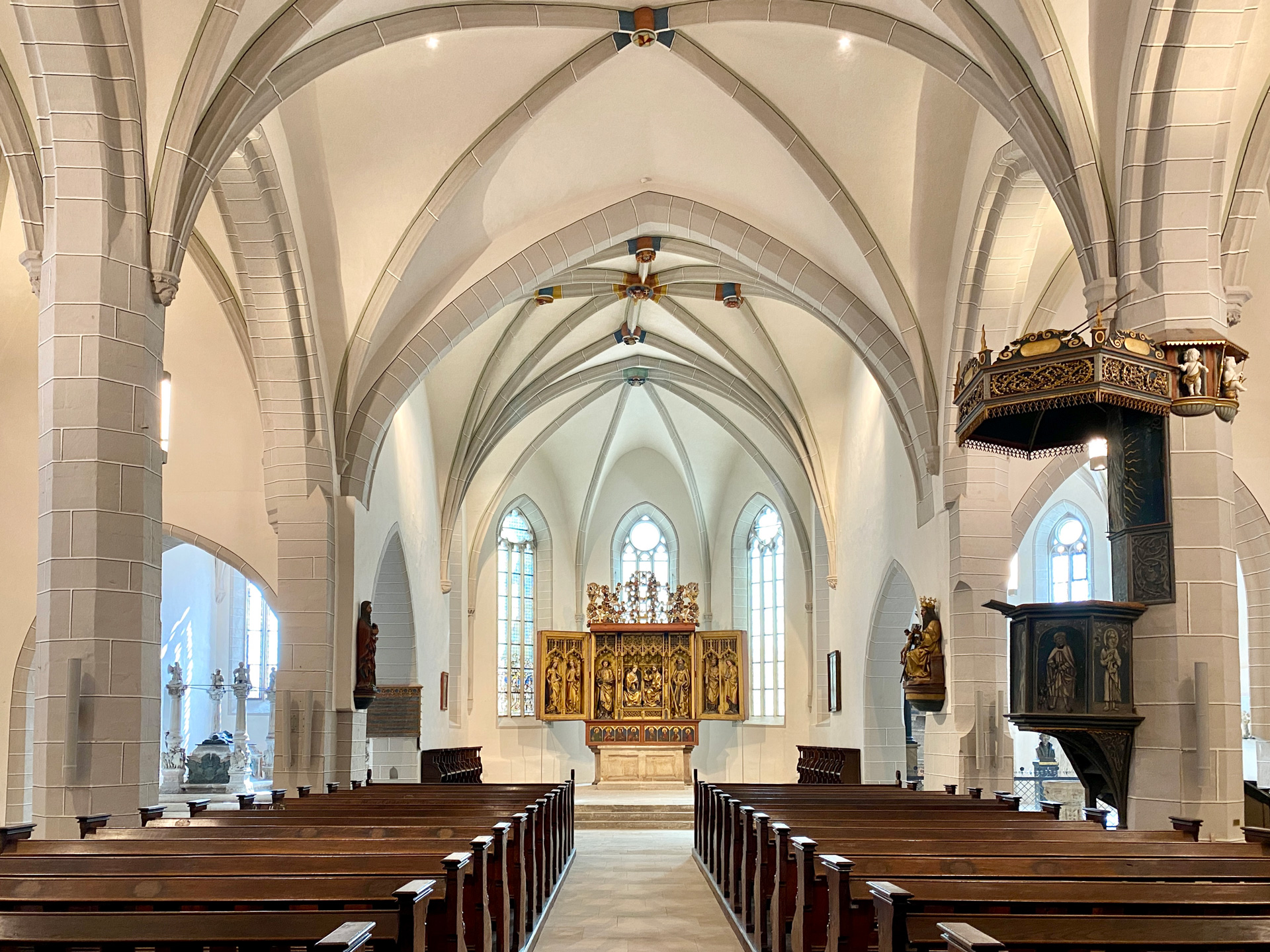 Lutherstadt Eisleben, St.-Andreas-Kirche, Innenraum nach Restaurierung, Blick in den Chor