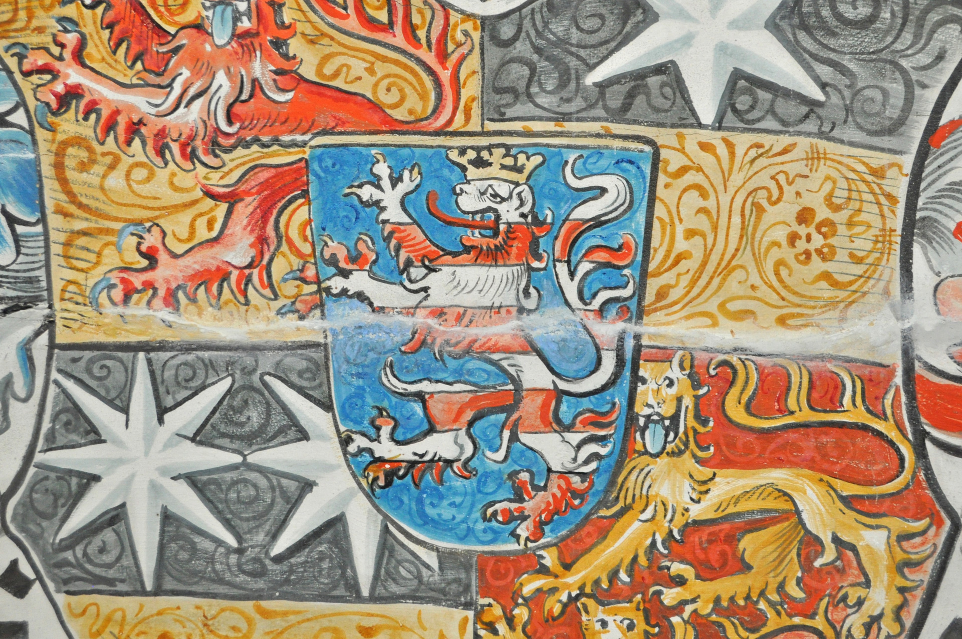 Kassel, Hessisches Landesmuseum, Wappensaal, Wappenfries vor der Restaurierung