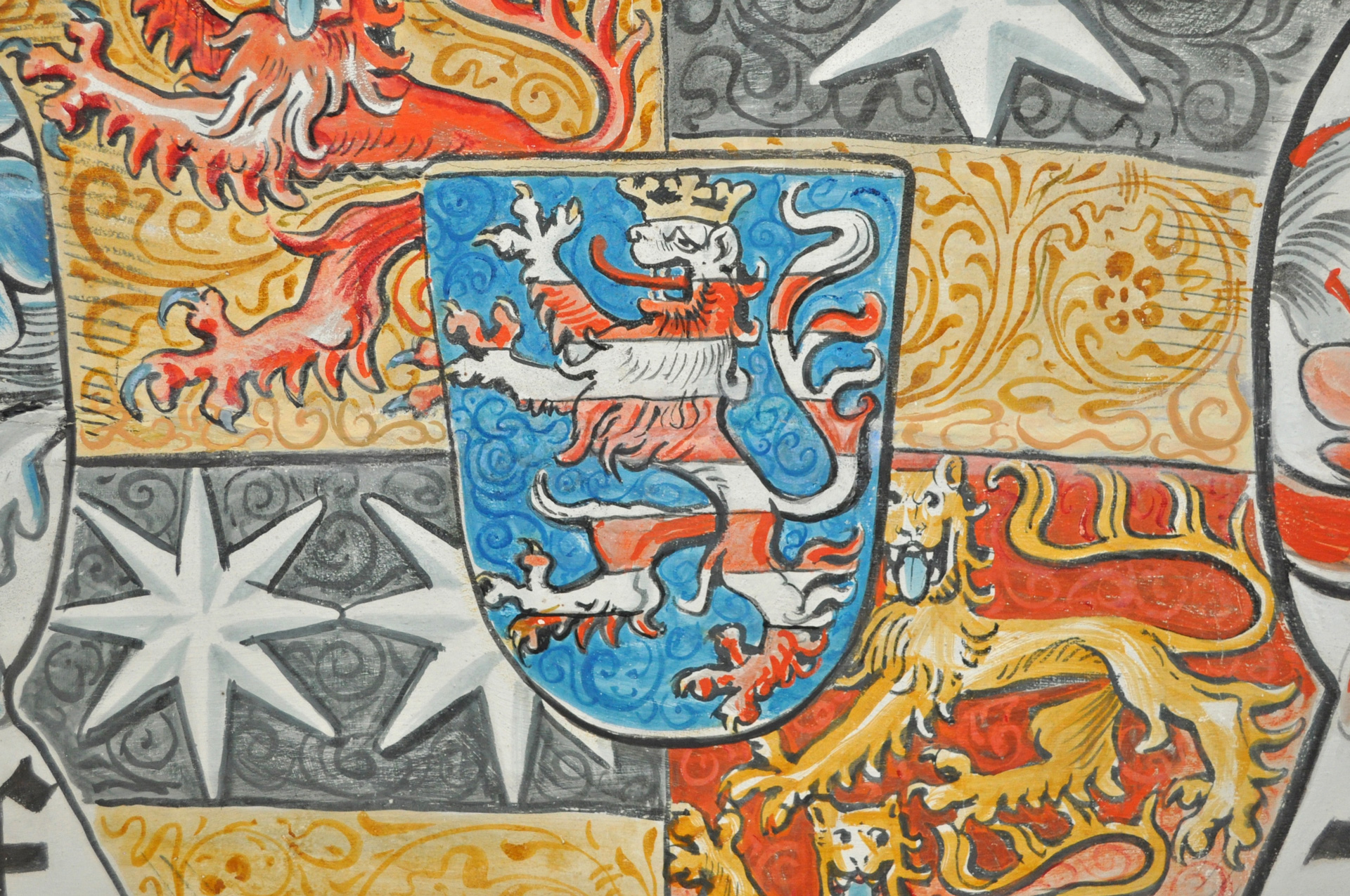Kassel, Hessisches Landesmuseum, Wappensaal, Wappenfries nach der Restaurierung